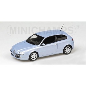 Alfa Romeo 147 hellblau met 2001